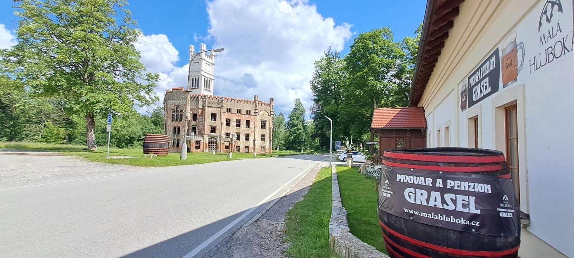 Pivovar A Penzion Grasel Cesky Rudolec Luaran gambar